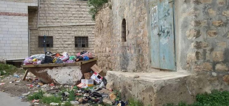 Garbage all over Hevron under an Arab municipality.  Hevron is waiting for the application of Israeli Sovereignty….